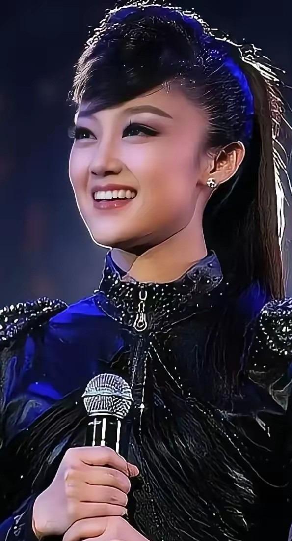 事情搞大!母亲为2个女儿安全多买票占座引发大量网友支持!怒斥官方没有契约精神!