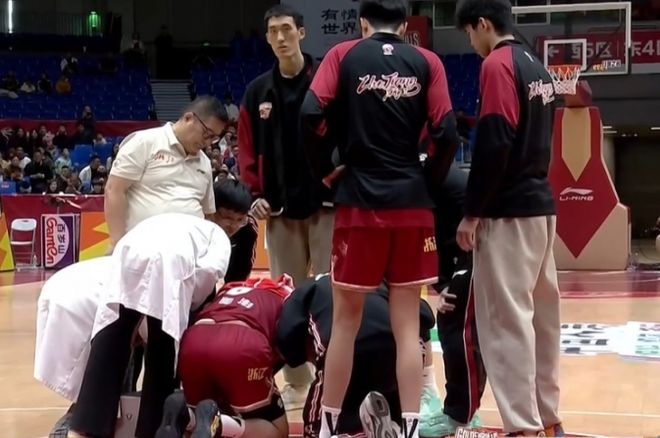 CBA男篮动态速递！山东男篮追求范子铭，杜锋活动连轴转，胡明轩积极康复，杜锋儿子入选NBA训练营