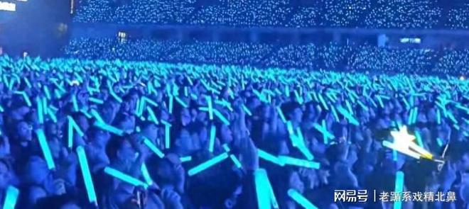 突发！曝阿森纳正全力求购27岁奥斯梅恩：被要价7000万欧 33场22球