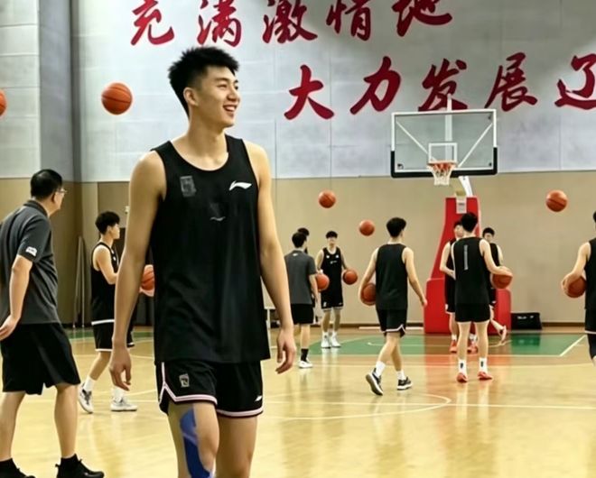 63年前，两场令人神往的“老甲A明星赛”在广州越秀山体育场上演